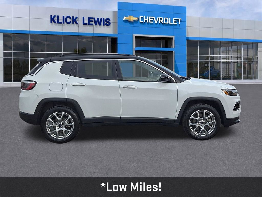 2025 Jeep Compass Limited White at Bob Ruth Ford
