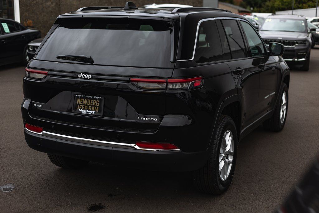 2025 Jeep Grand Cherokee Laredo X thumbnail 8