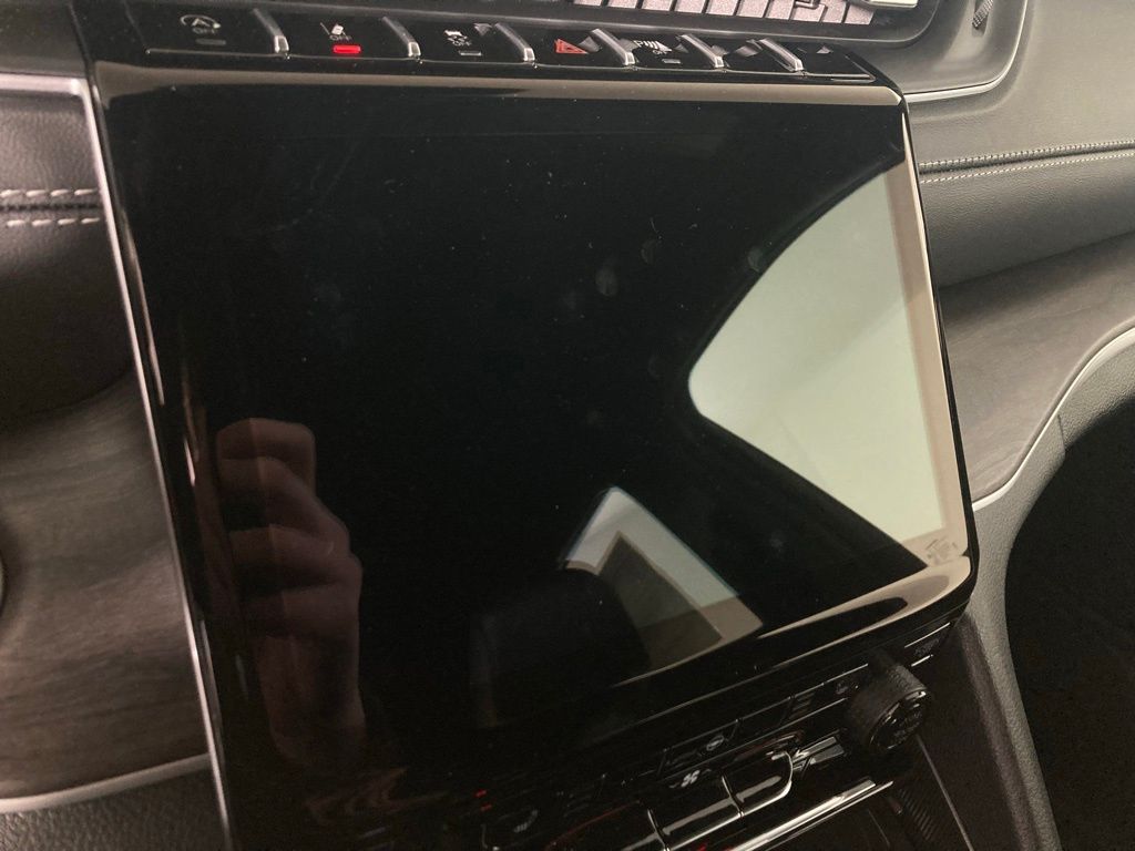 New 2025 Gray Jeep Limited image 3