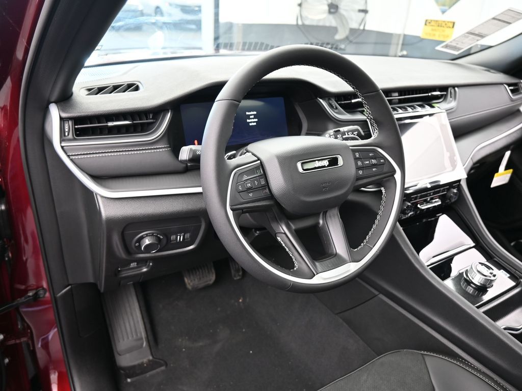 New 2025 Velvet Red Pearlcoat Jeep Laredo image 10