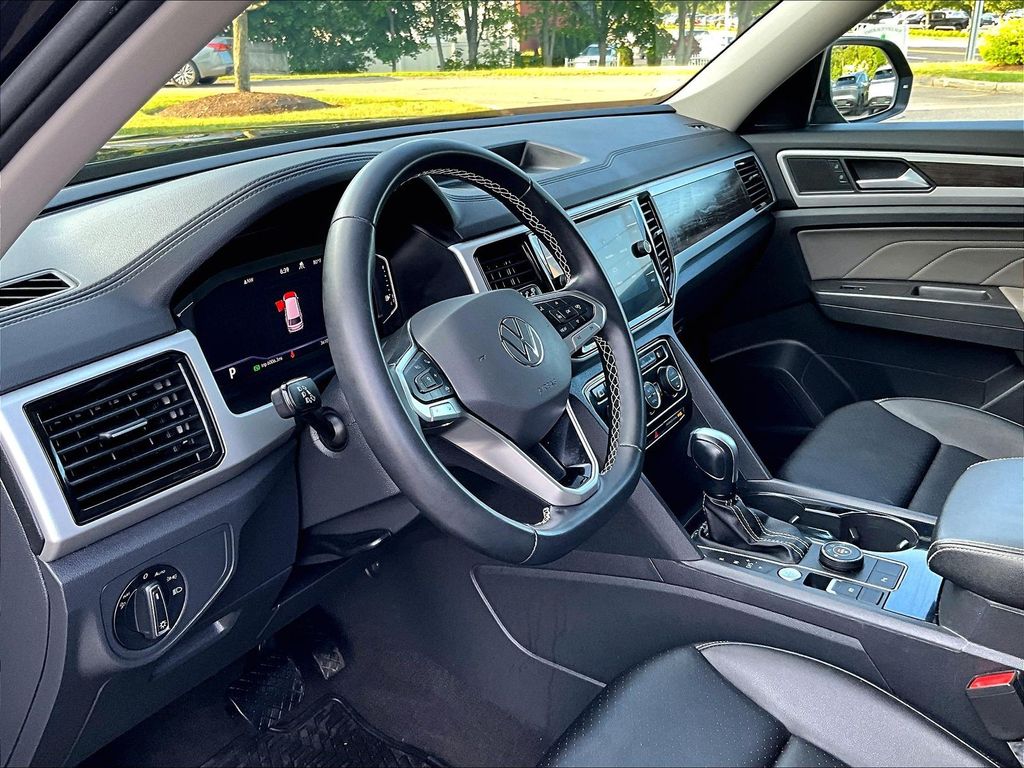 2023 Volkswagen Atlas — photo 8