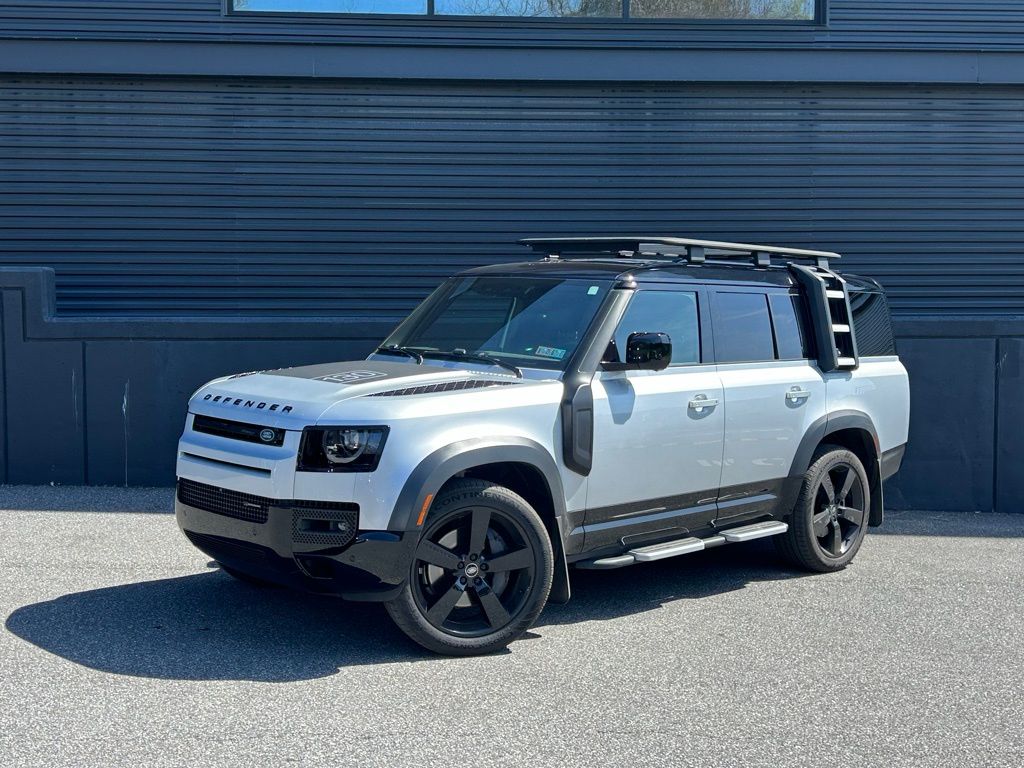 Hakuba Silver Metallic 2023 Land Rover Defender 130 X-Dynamic SE AWD SUV / Crossover All-Wheel Drive 8-Speed Automatic
