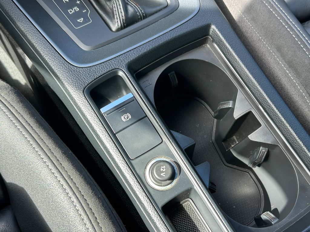 Thumbnail: 2020 Audi Q3 - 26