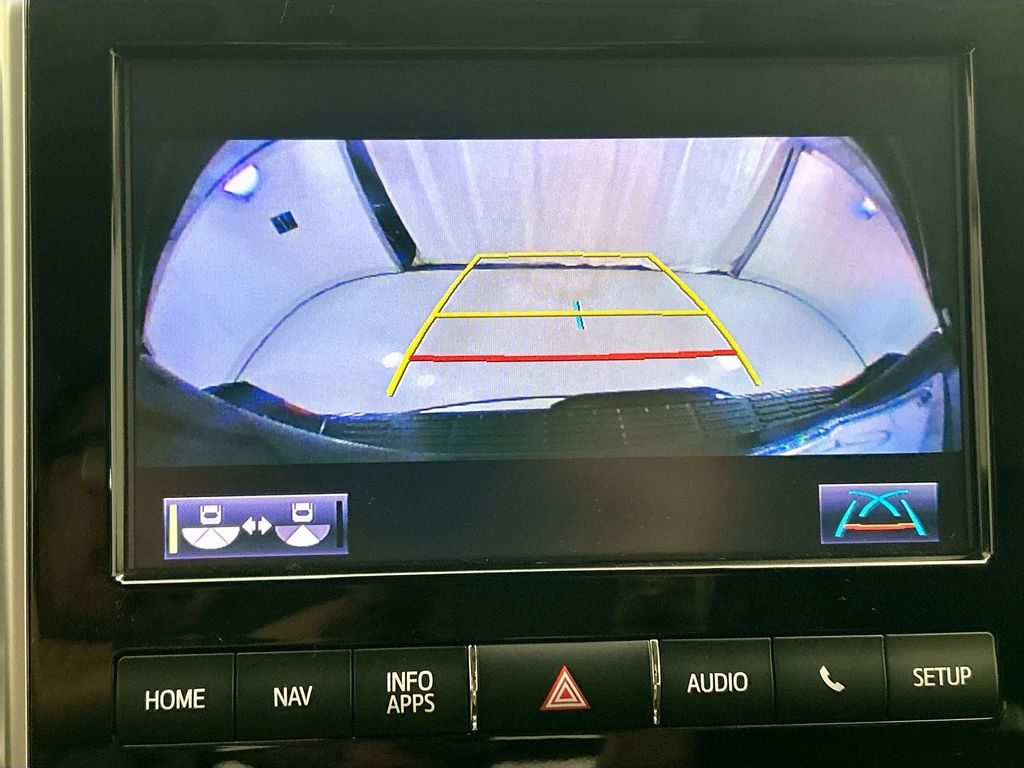 Thumbnail: 2019 Toyota Land Cruiser - 15
