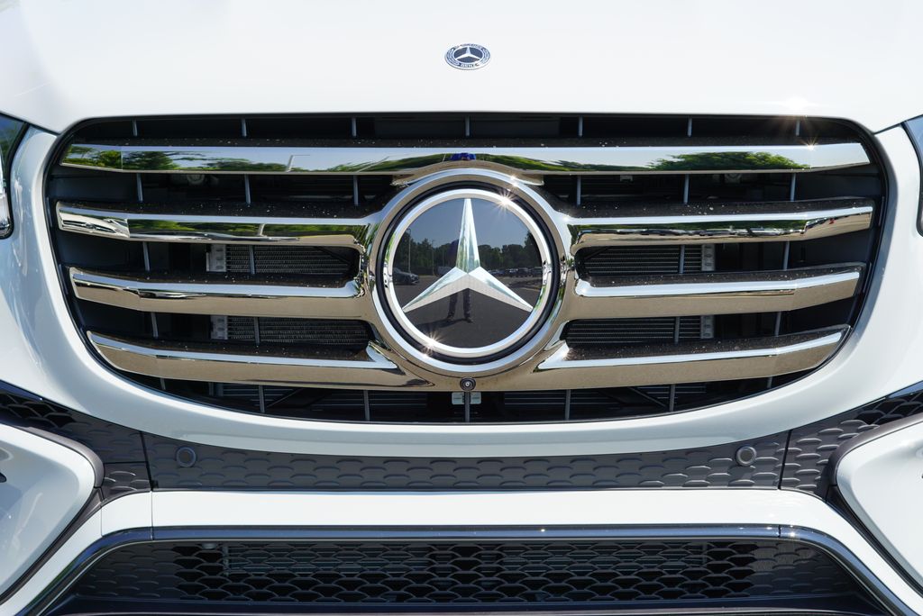 Thumbnail: 2025 Mercedes-Benz GLS - 15