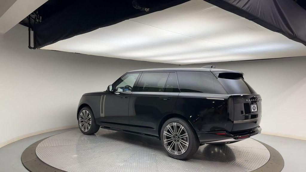 Thumbnail: 2025 Land Rover Range Rover - 6
