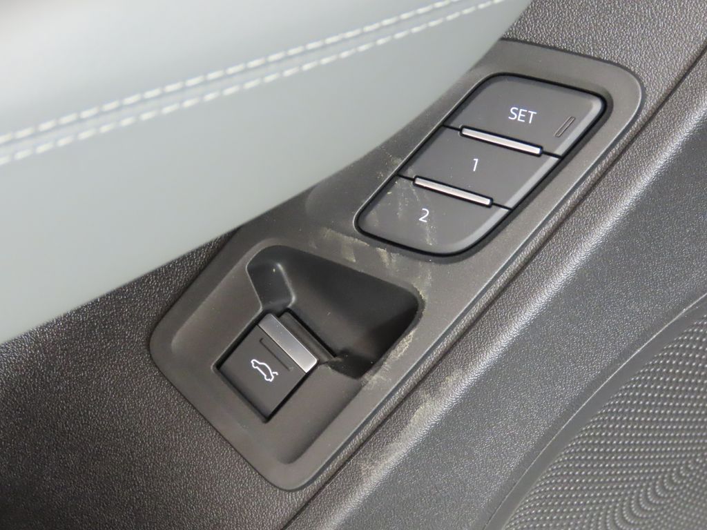 Thumbnail: 2026 Audi Q3 - 32