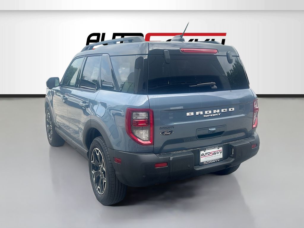 Used 2025 Gray Ford Outer Banks image 5