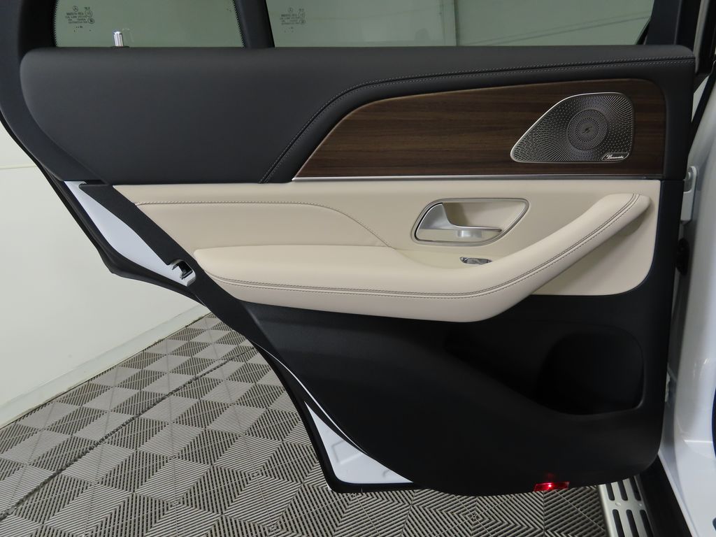 Thumbnail: 2026 Mercedes-Benz GLE - 25