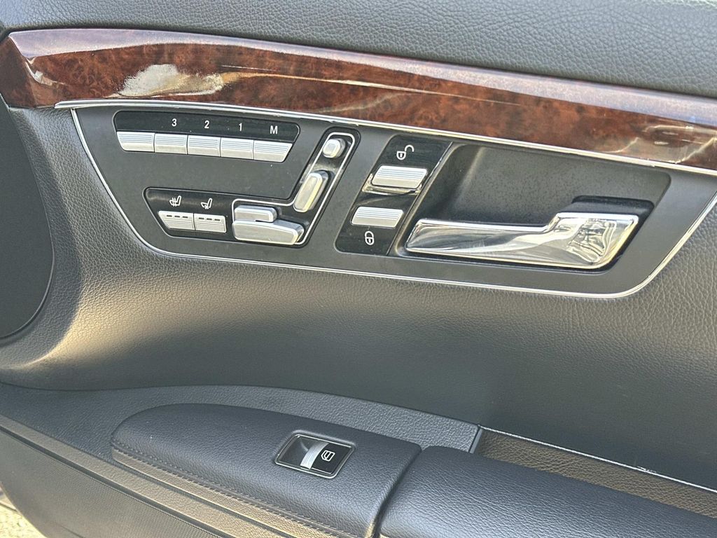 Thumbnail: 2011 Mercedes-Benz S-Class - 20