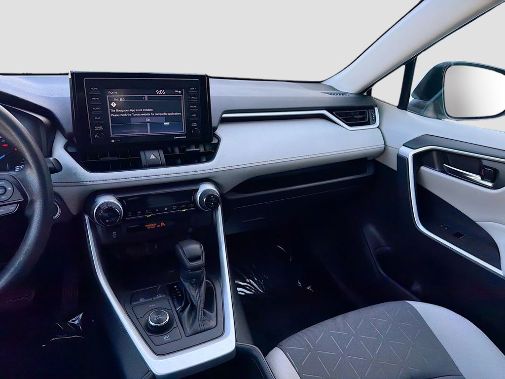 Thumbnail: 2022 Toyota RAV4 - 22