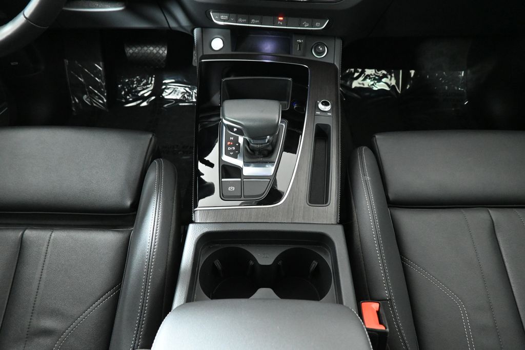 Thumbnail: 2025 Audi Q5 - 24