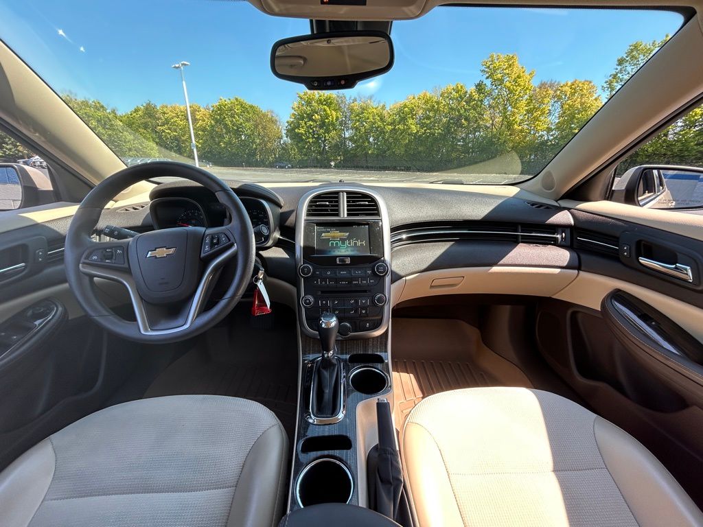 Thumbnail: 2014 Chevrolet Malibu - 11