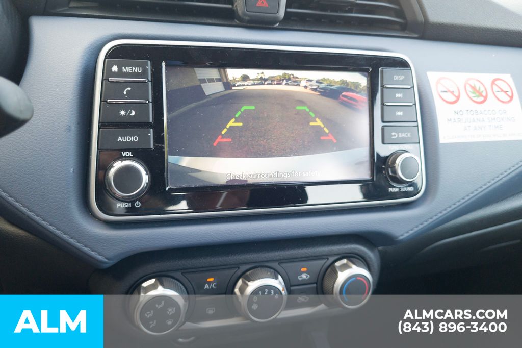 2023 Nissan Versa 1.6 SV photo 8