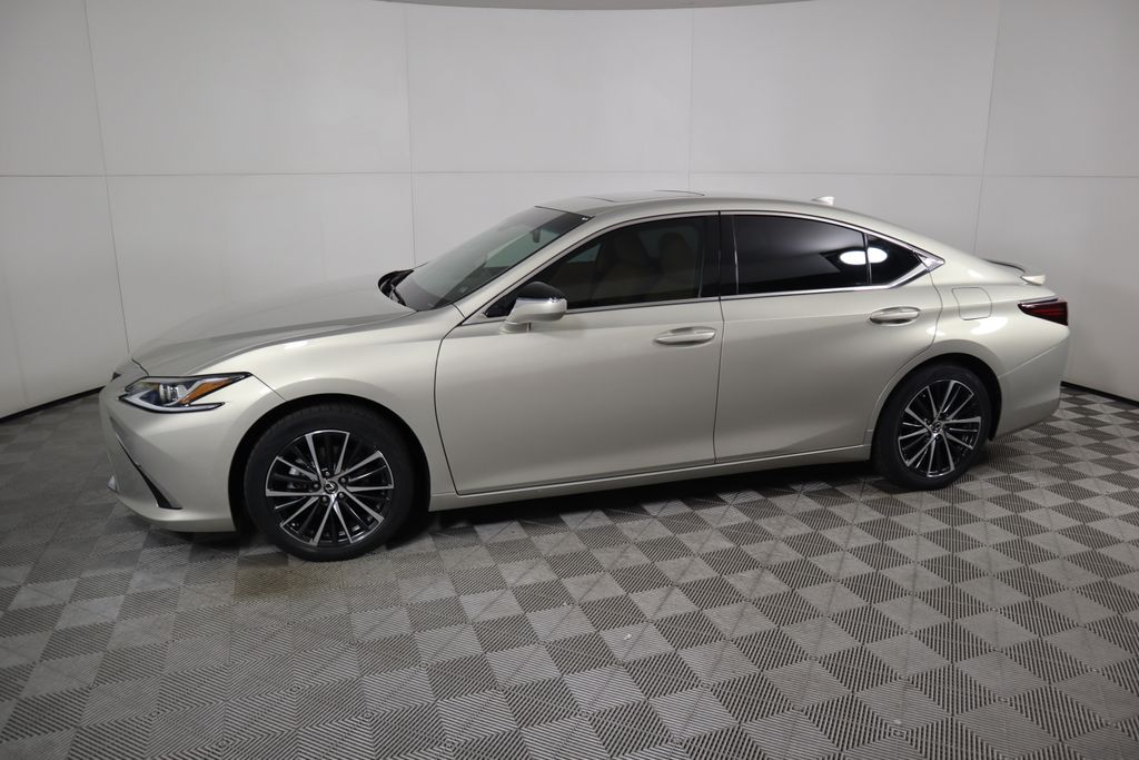 2024 Lexus ES Hybrid 300h 8