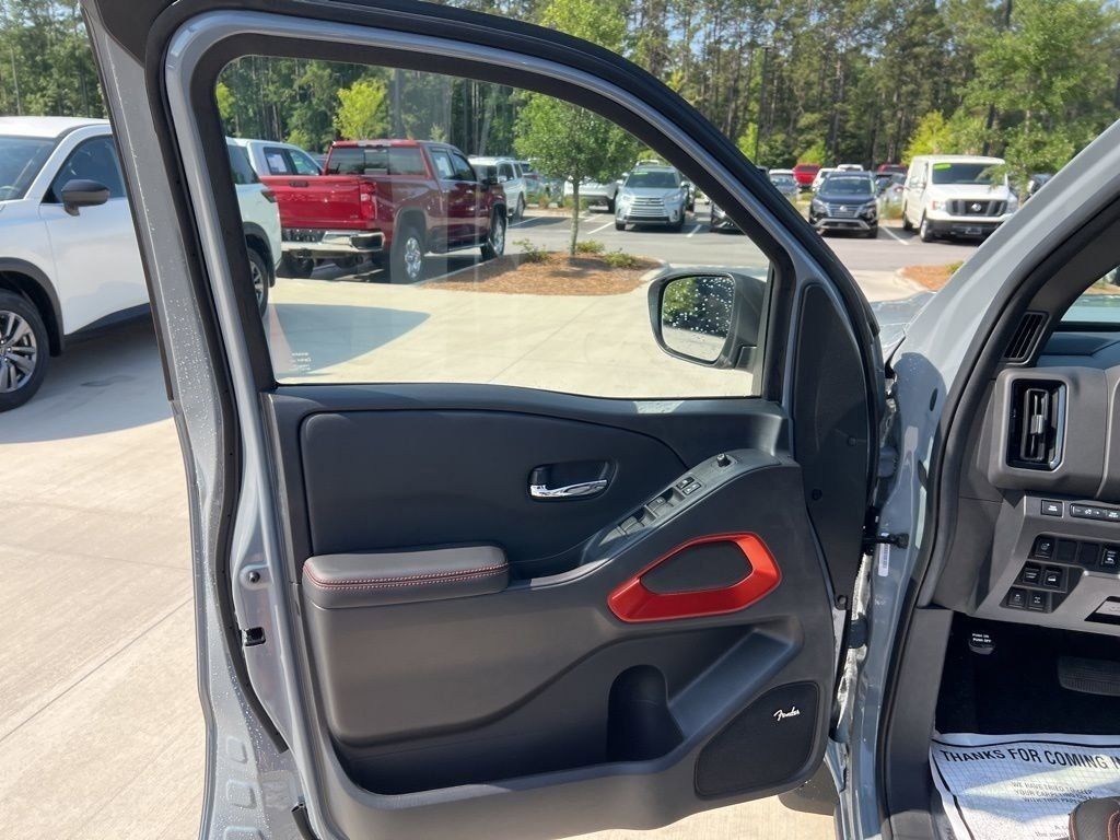 2025 Boulder Gray Pearl Nissan Frontier PRO-4X 4X4 Truck