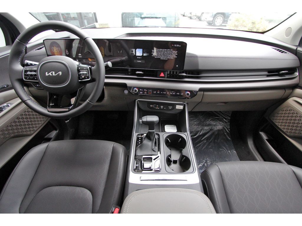 New 2026 Kia Carnival MPV Van