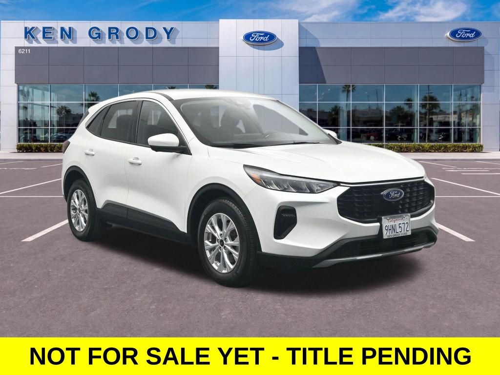 White Metallic 2023 Ford Escape SUV / Crossover Front-Wheel Drive 8-Speed Automatic