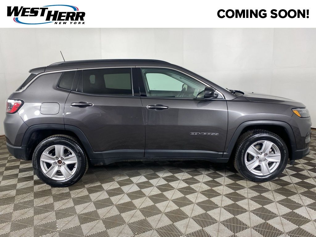 Used 2022 Gray Jeep Latitude image 21