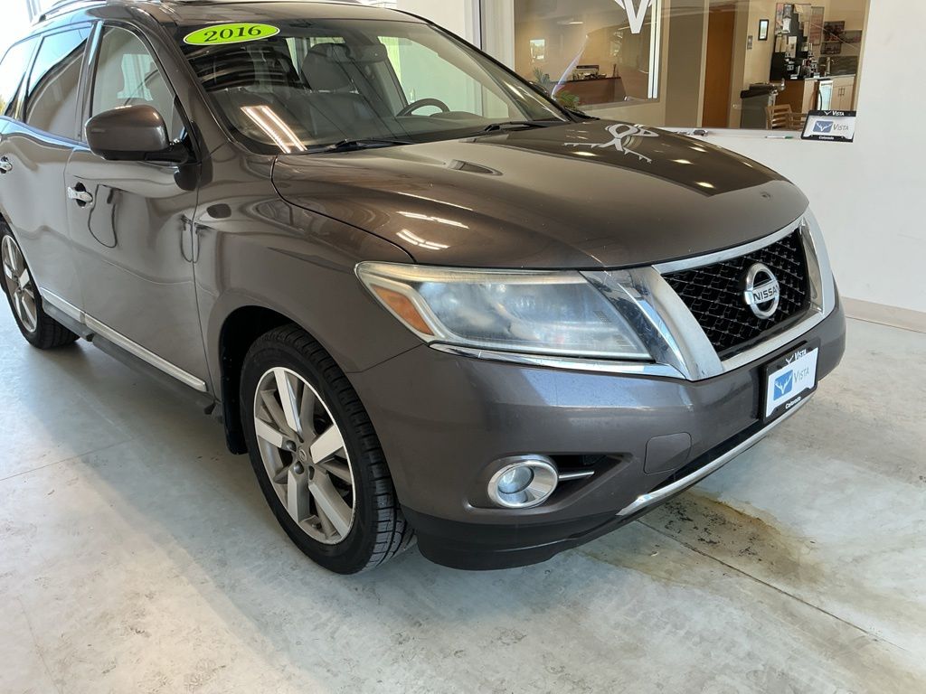  2016 Nissan Pathfinder Platinum 4WD   