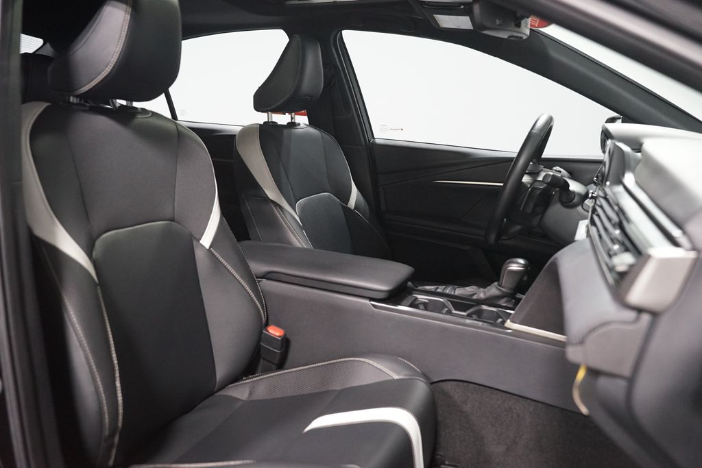 Thumbnail: 2025 Toyota Camry - 16