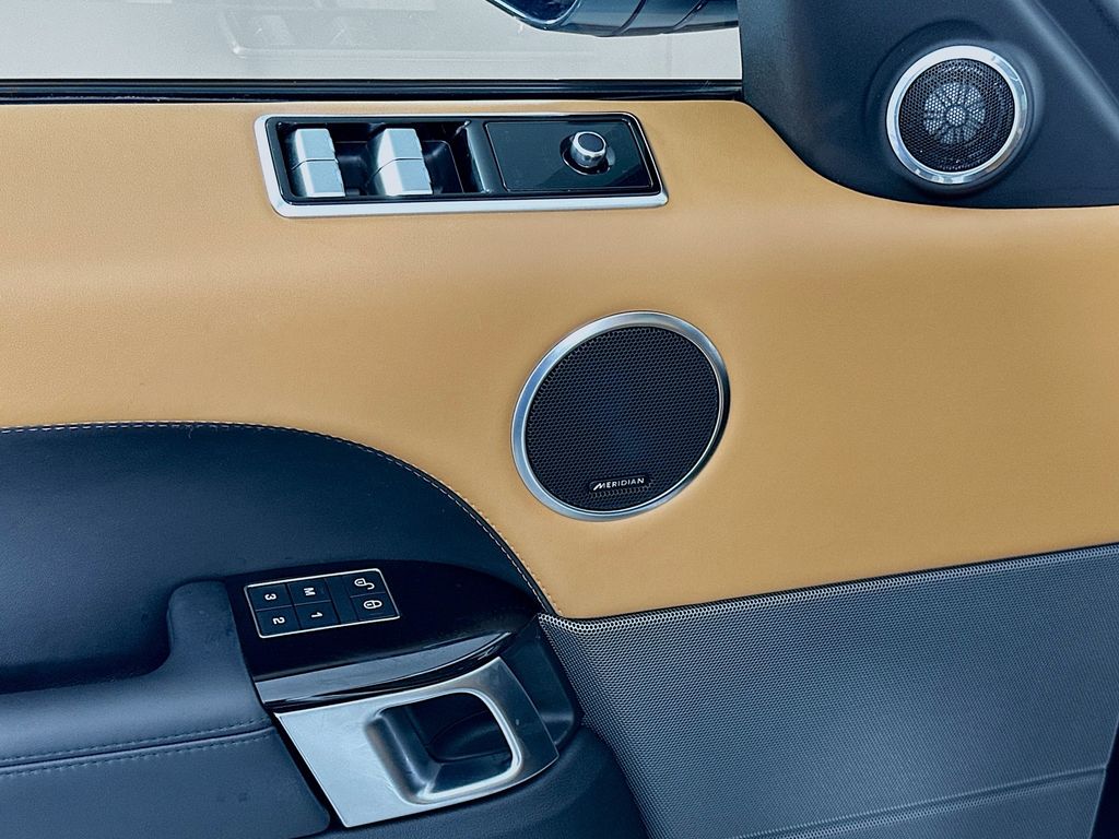 Thumbnail: 2020 Land Rover Range Rover Sport - 18