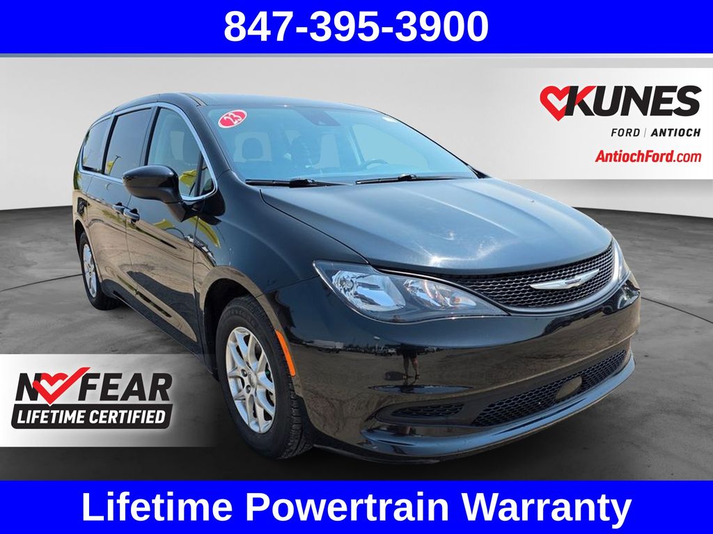 2023 Chrysler Voyager LX FWD