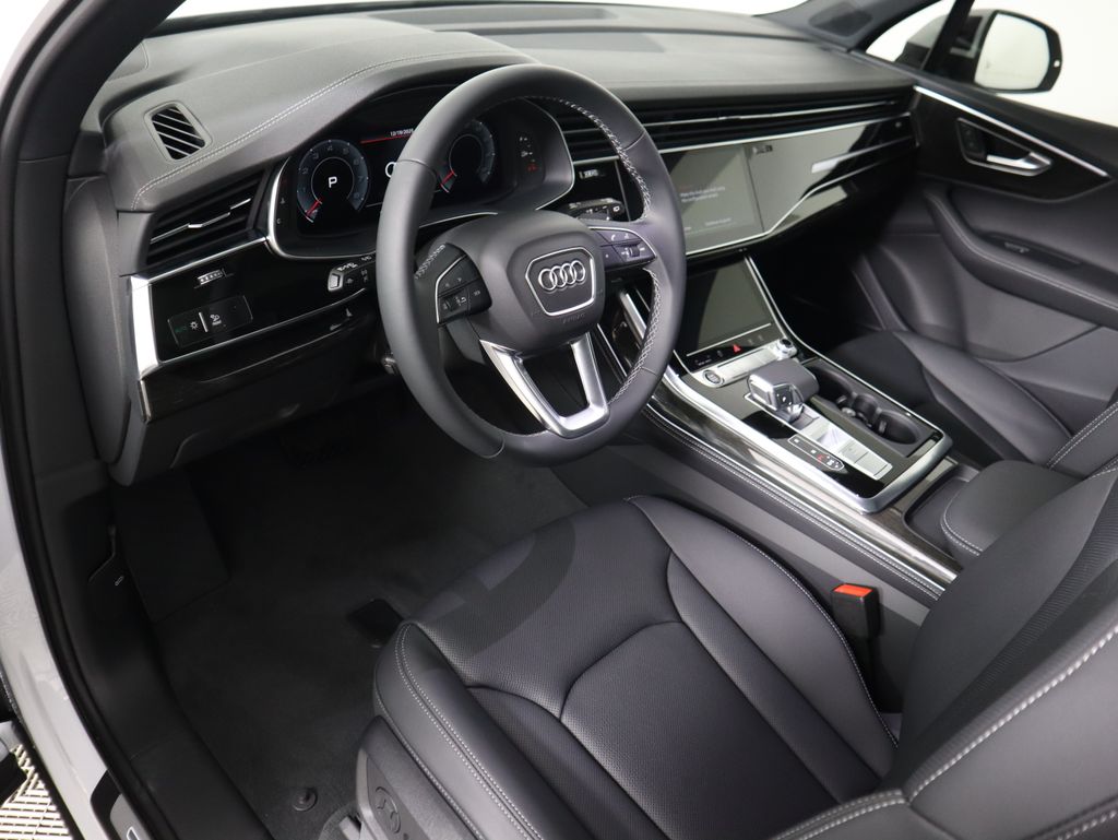 Thumbnail: 2026 Audi Q7 - 11