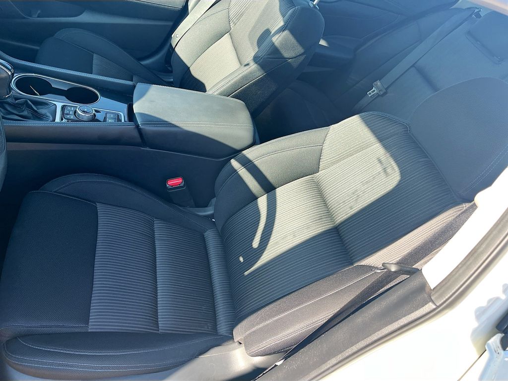 Used 2019 White Nissan 3.5 S image 18