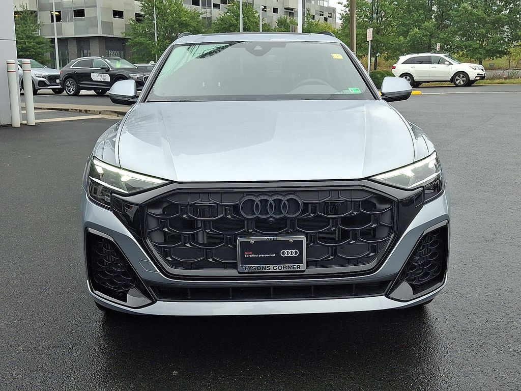 Thumbnail: 2025 Audi Q8 - 2