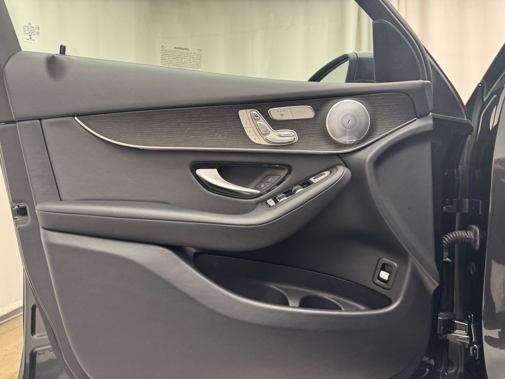 2020 Mercedes-Benz GLC 300 22