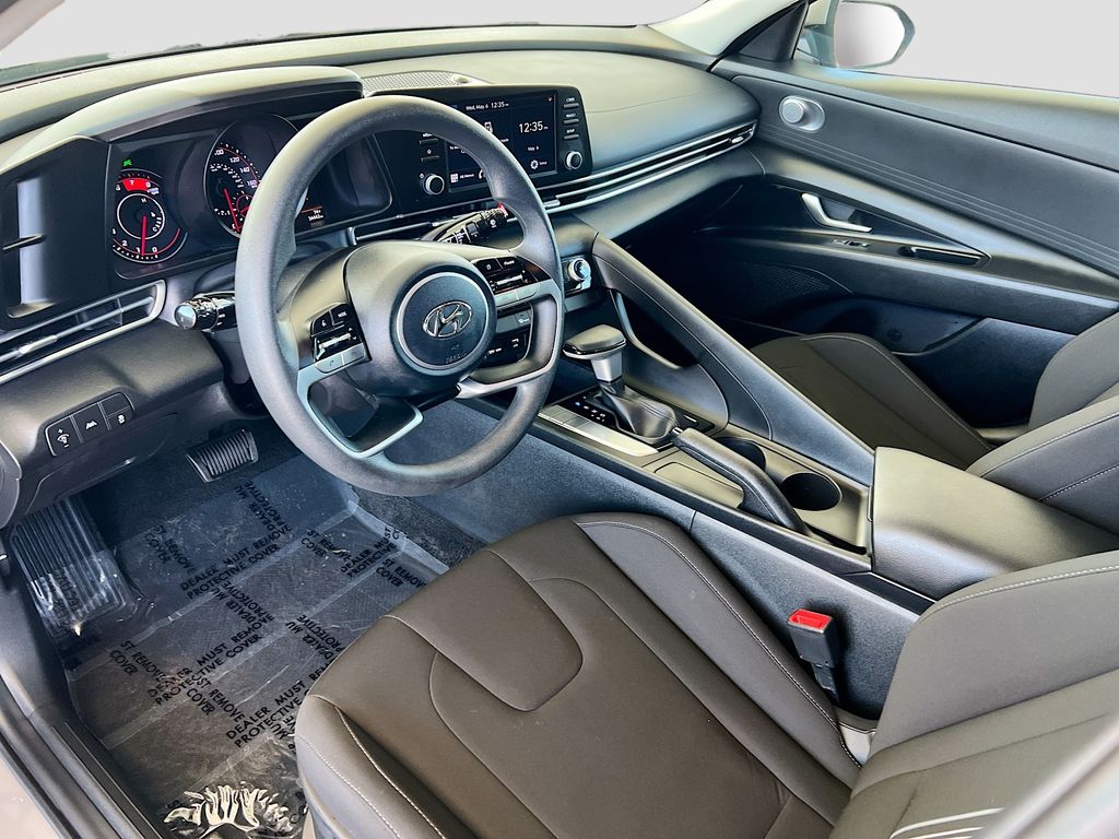 Thumbnail: 2023 Hyundai Elantra - 9