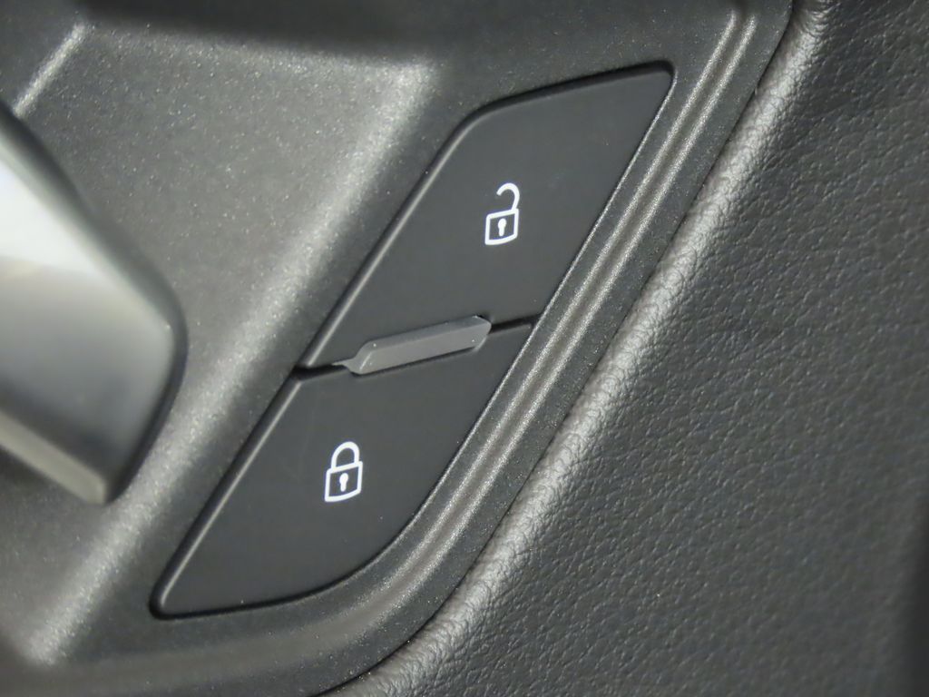 Thumbnail: 2025 Audi Q3 - 29