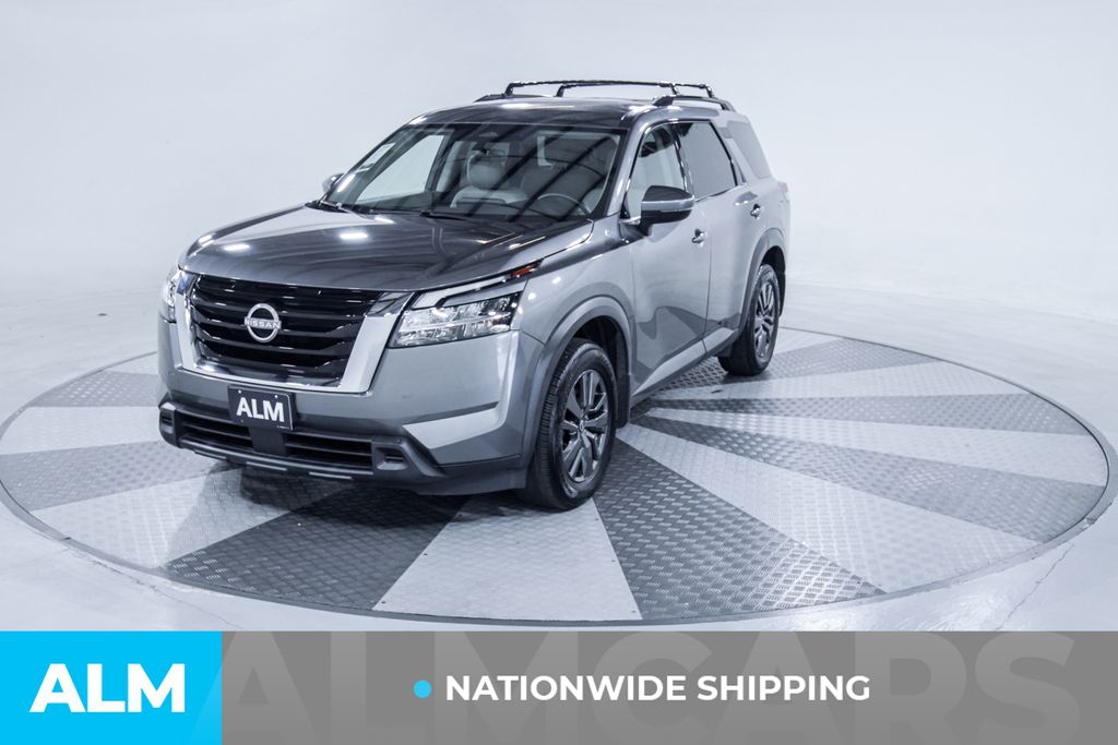 View vehicle photo 2