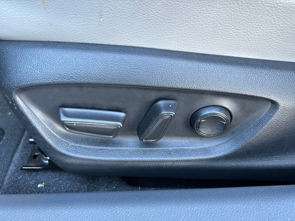 Thumbnail: 2024 Toyota Camry - 16