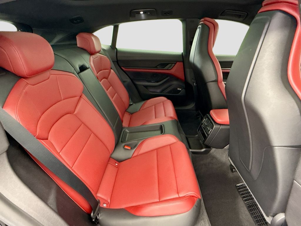 Thumbnail: 2022 Porsche Taycan - 22