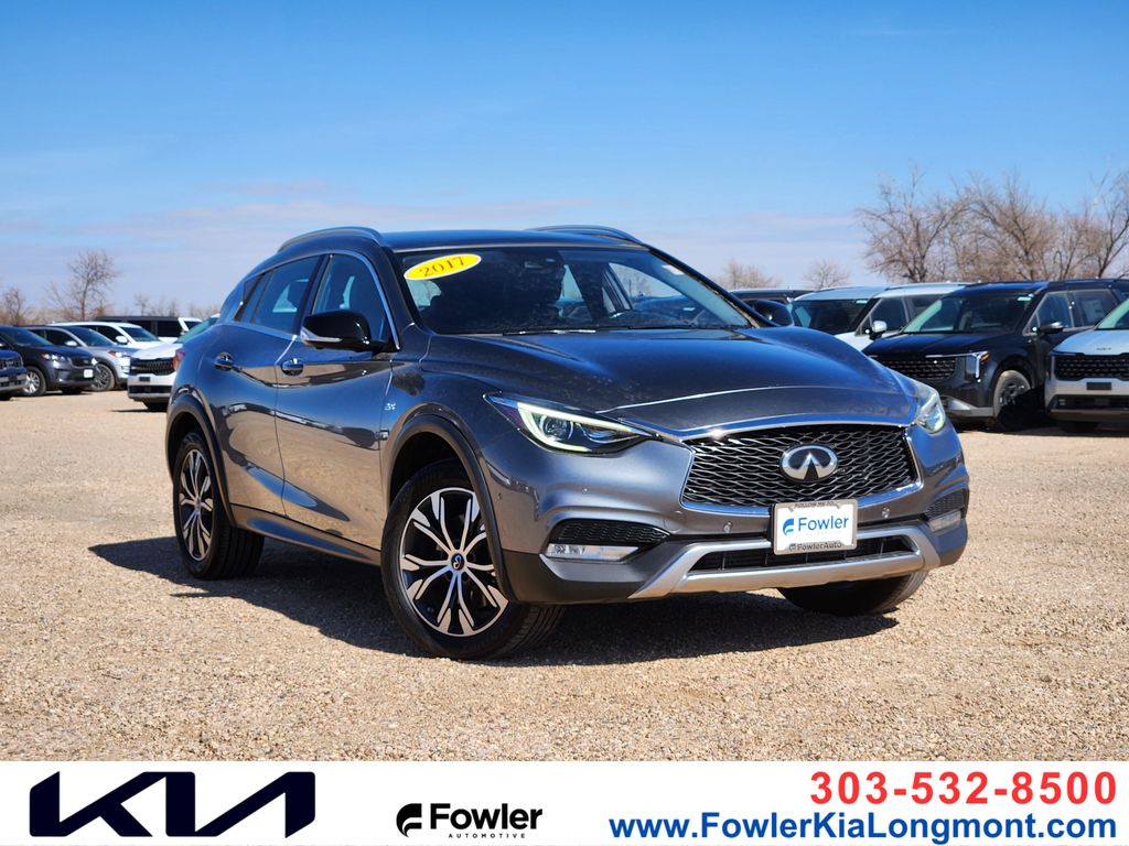2017 INFINITI QX30 Premium AWD