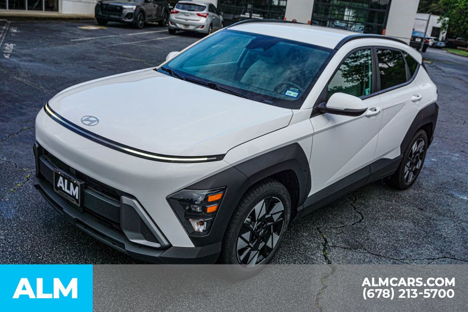 Used 2024 White Hyundai SEL image 15