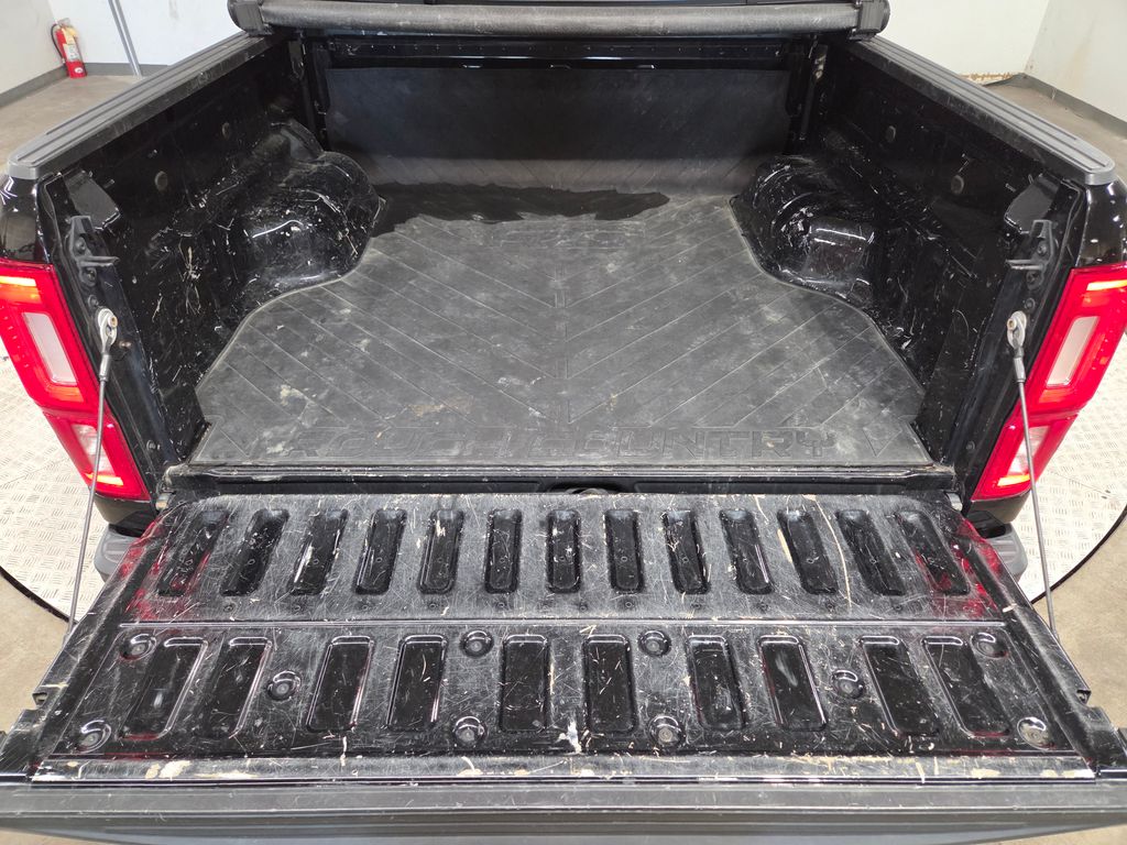 Used 2019 Black Ford XLT image 22