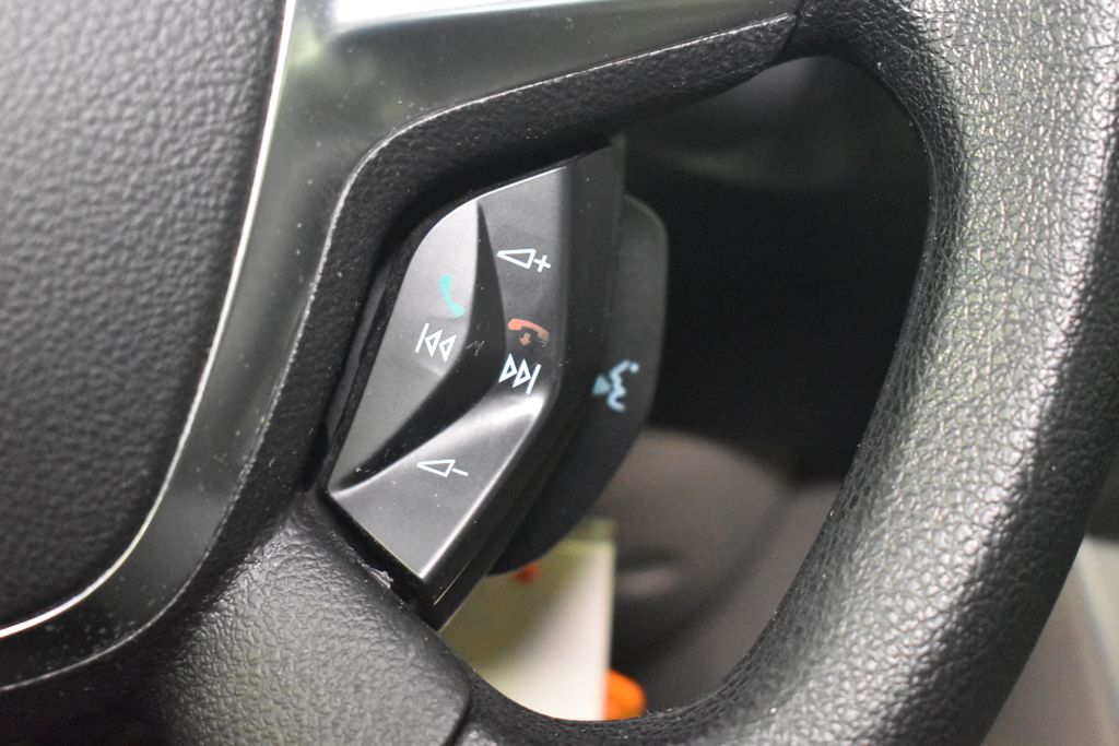 2012 Ford Focus SE 22