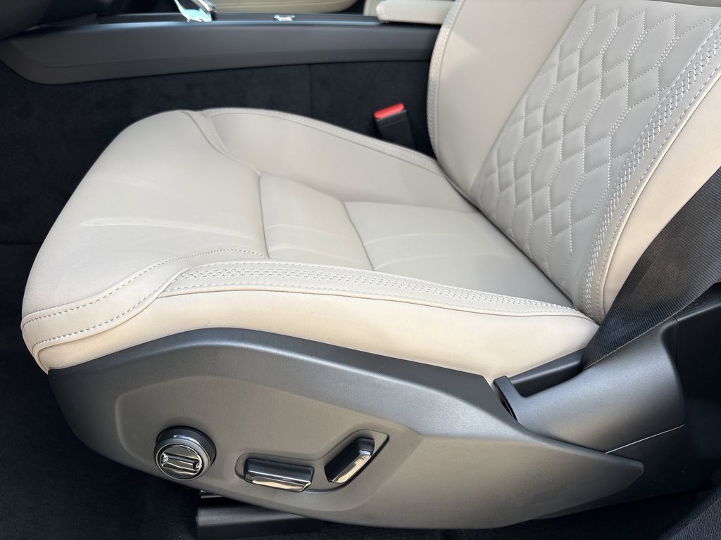 New 2026 Denim Blue Volvo B5 AWD Plus image 13