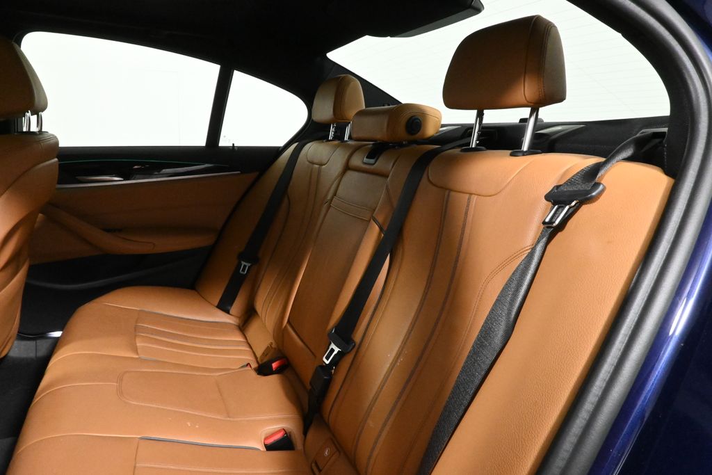 Thumbnail: 2019 BMW 5 Series - 5