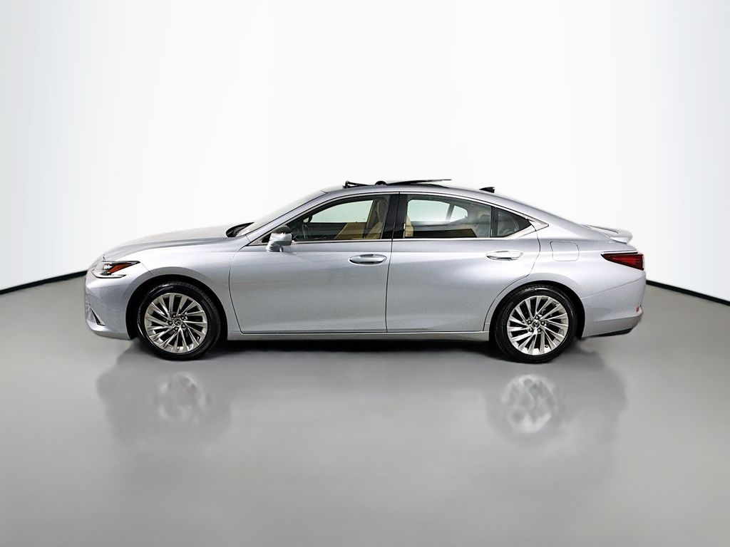 2022 Lexus ES  8
