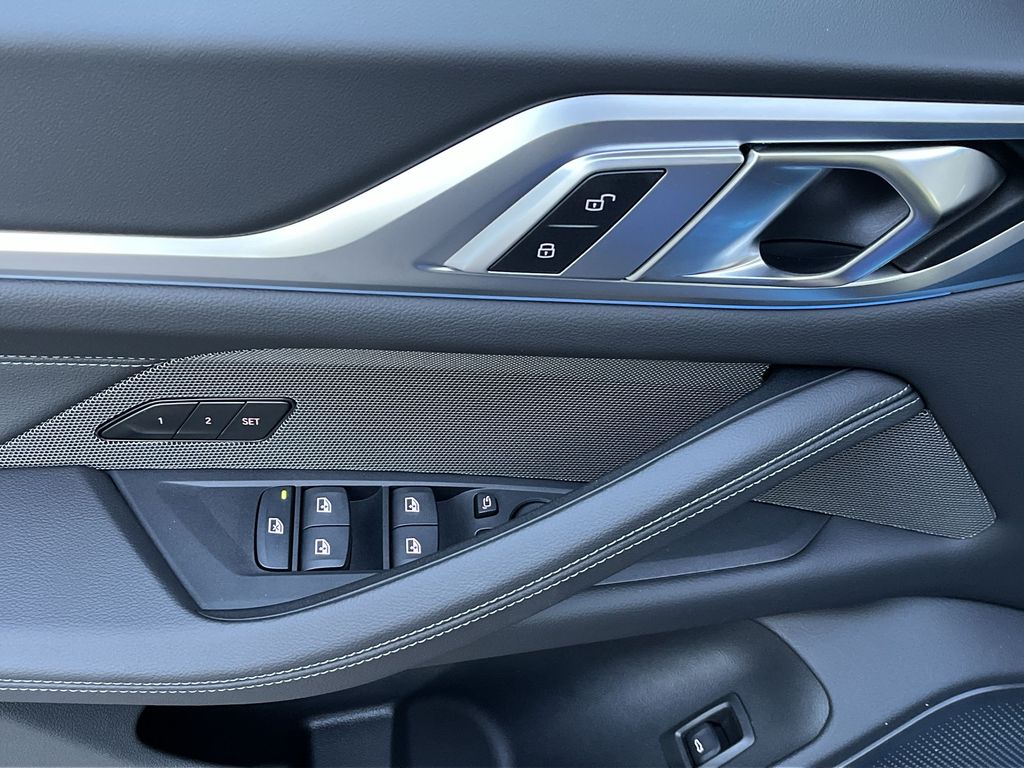 Thumbnail: 2025 BMW i4 - 13