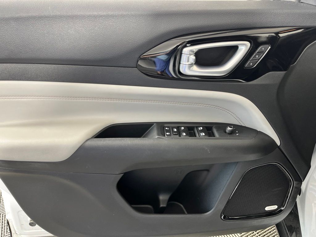 Thumbnail: 2025 Jeep Compass - 31