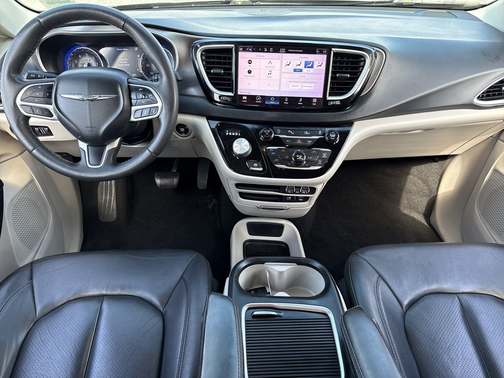 Used 2022 Chrysler Pacifica Van