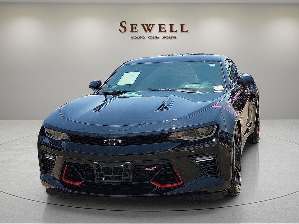 Black 2018 Chevrolet Camaro Coupe Rear-Wheel Drive 8-Speed Automatic