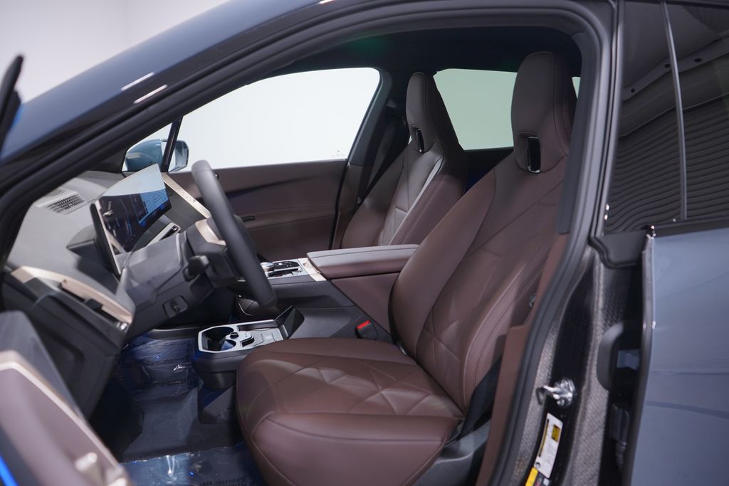 Thumbnail: 2026 BMW iX - 7