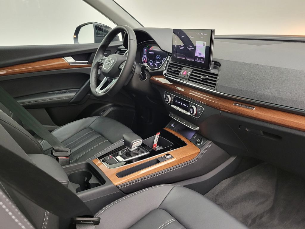 Thumbnail: 2023 Audi Q5 - 15