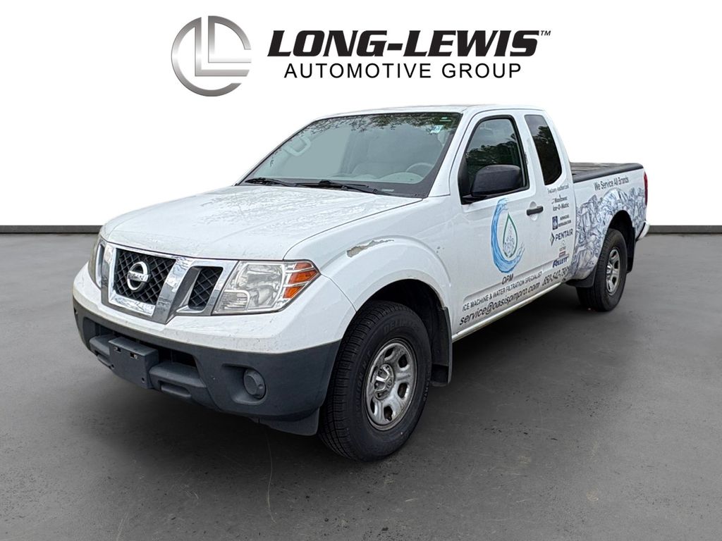 Glacier White 2018 Nissan Frontier S King Cab Pickup Truck 4X2 5-Speed Automatic Overdrive